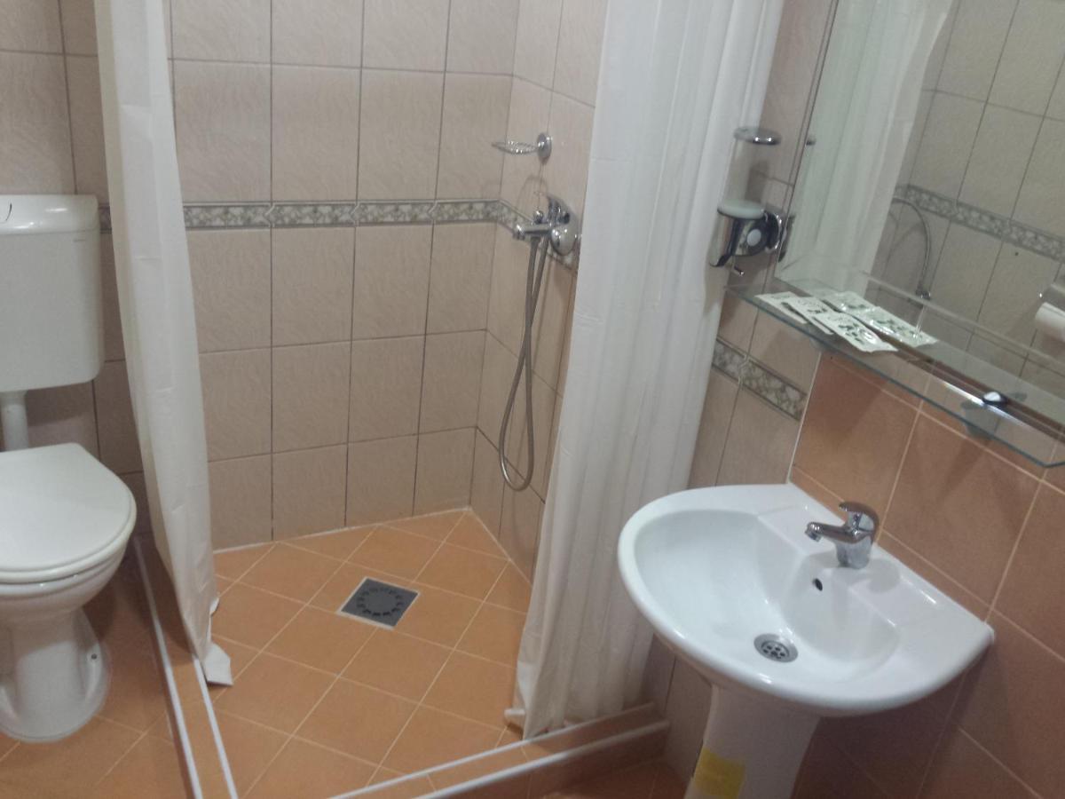 Guest House Ginek أوهغيد الغرفة الصورة